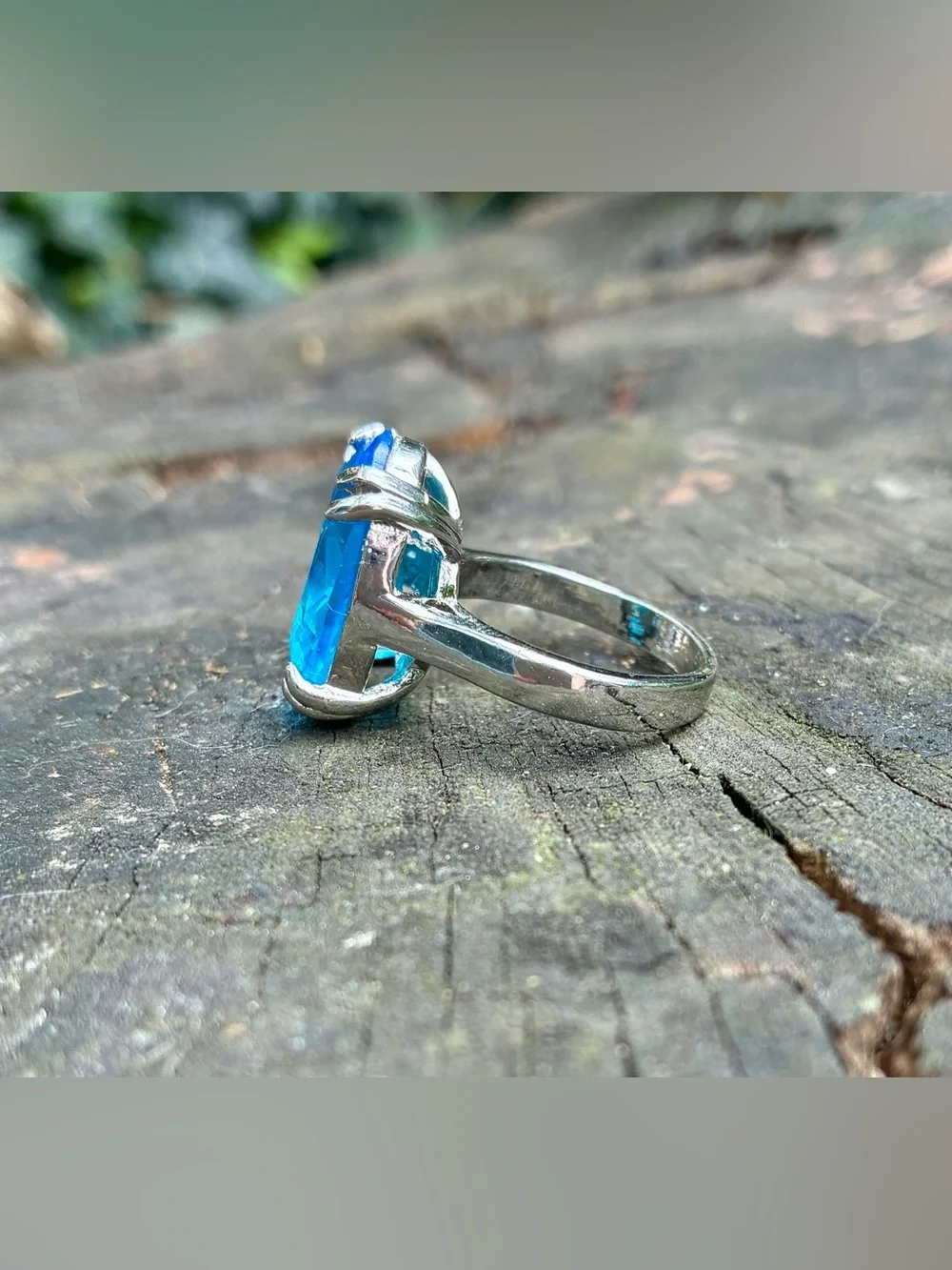 💙 Large Vibrant Blue Oval Egg Shape Faceted Gemstone Statement Ring